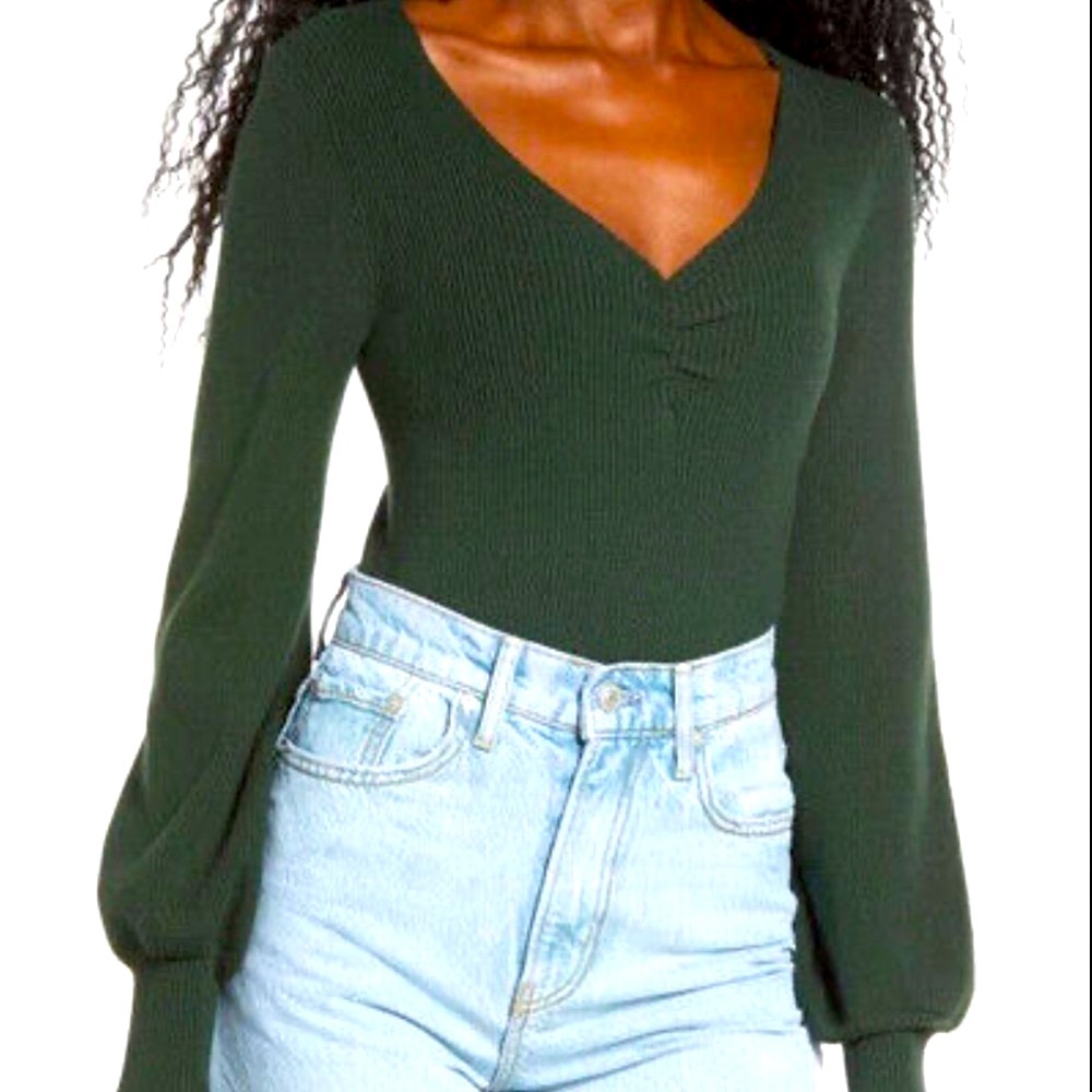 ☀️SOLD☀️ Nordstrom - V-Neck Green Sweater